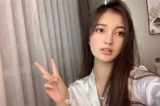 中国网红沉浮录：有人封禁有人判刑10年来只有她最坚挺