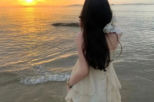 原来她是郭碧婷闺蜜不仅是服装设计师还是陪高晓松7年的前妻